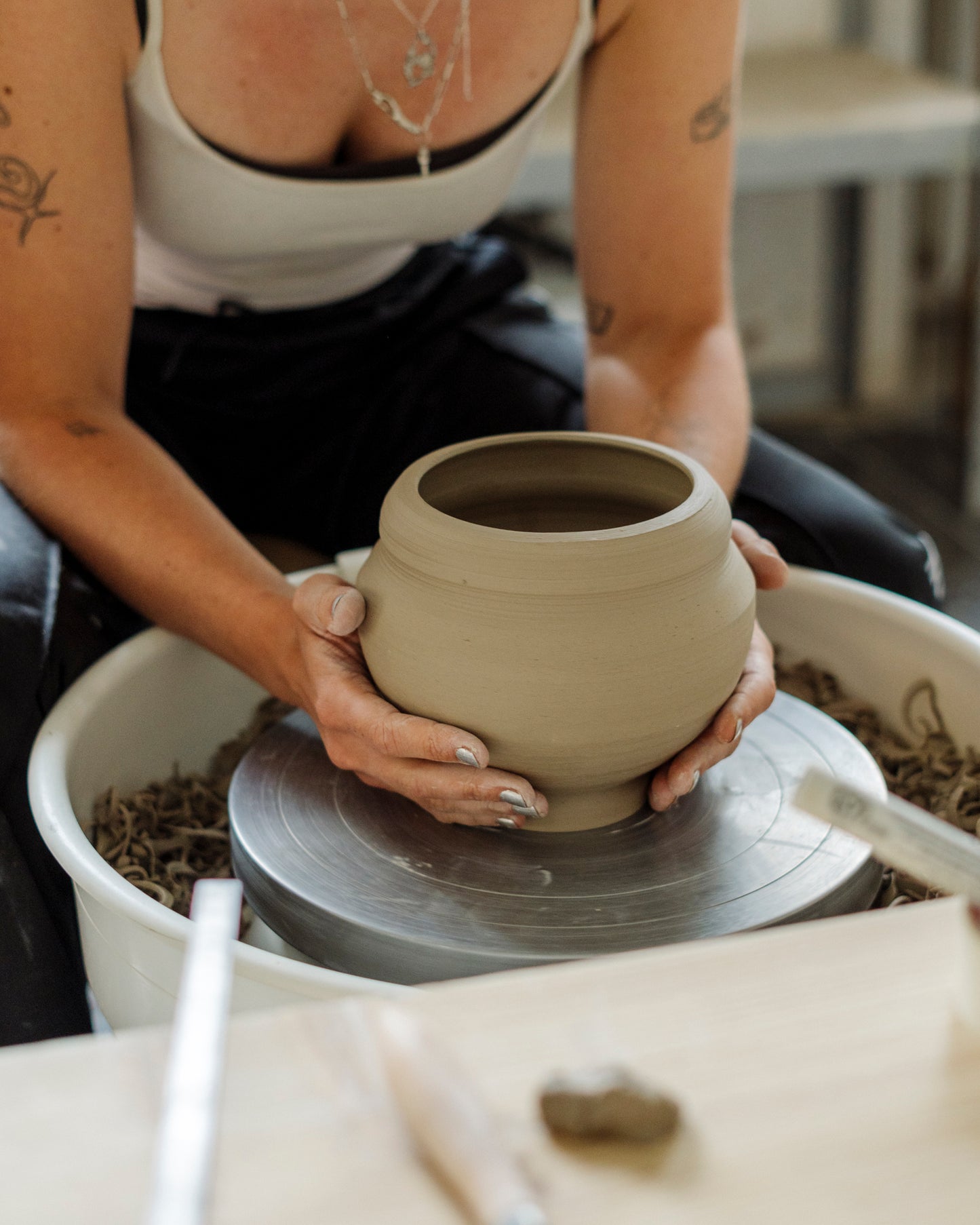 Intermediate: Spin the tea: Teekannen an der Töpferscheibe